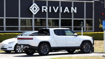 Rivian reporta pérdidas por crisis de suministros