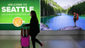 El Aeropuerto Internacional de Seattle-Tacoma fue afectado tras un supuesto ciberataque el 24 de agosto. Crédito: John Moore/Getty Images