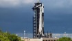 Un cohete Falcon 9 de SpaceX se encuentra en la plataforma de lanzamiento del Centro Espacial Kennedy en Florida el 26 de agosto, preparado para lanzar Polaris Dawn, una misión espacial humana privada. Crédito: Joe Skipper/Reuters