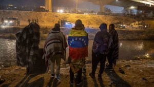 Proyectan que unos 100.000 venezolanos podrían dejar Venezuela en el corto plazo