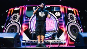 Fatman Scoop se presenta en Fridayz Live '23 en el Rod Laver Arena el 10 de noviembre de 2023, en Melbourne, Australia. (Naomi Rahim/WireImage/Getty Images)