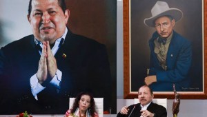 El presidente de Nicaragua ofrece combatientes sandinistas a Maduro